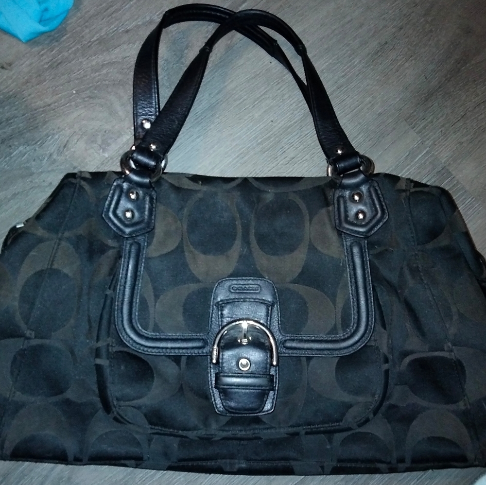 *Coach signature C shoulder bag